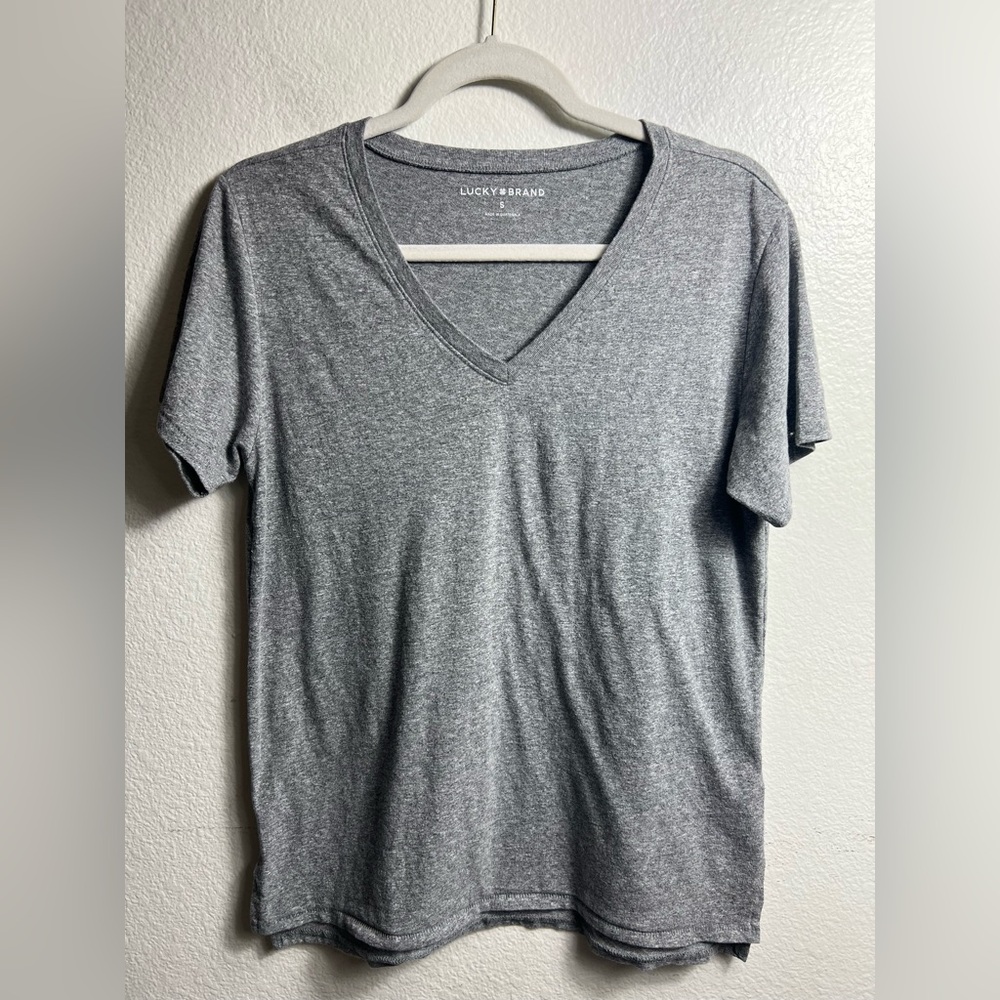 Lucky Brand Classic V-Neck Heather Gray
Size S - Picture 2 of 9